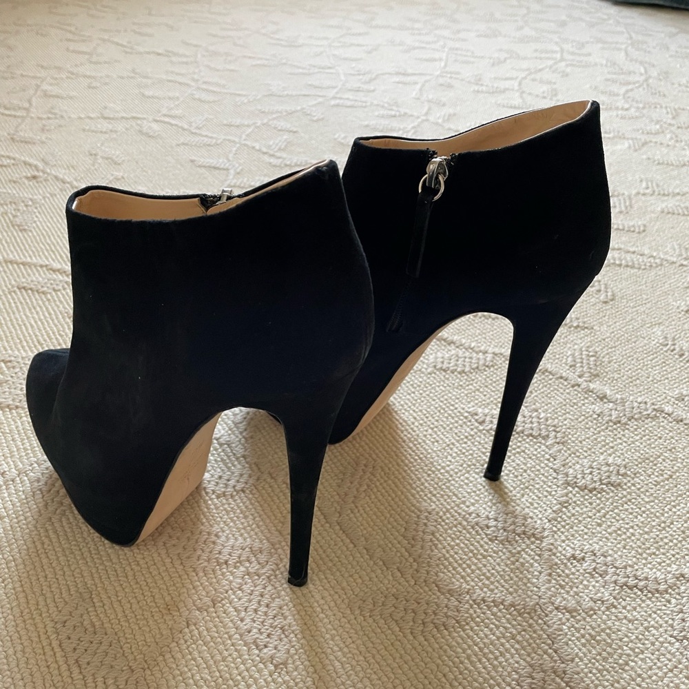 Giuseppe Zanotti suede black booties